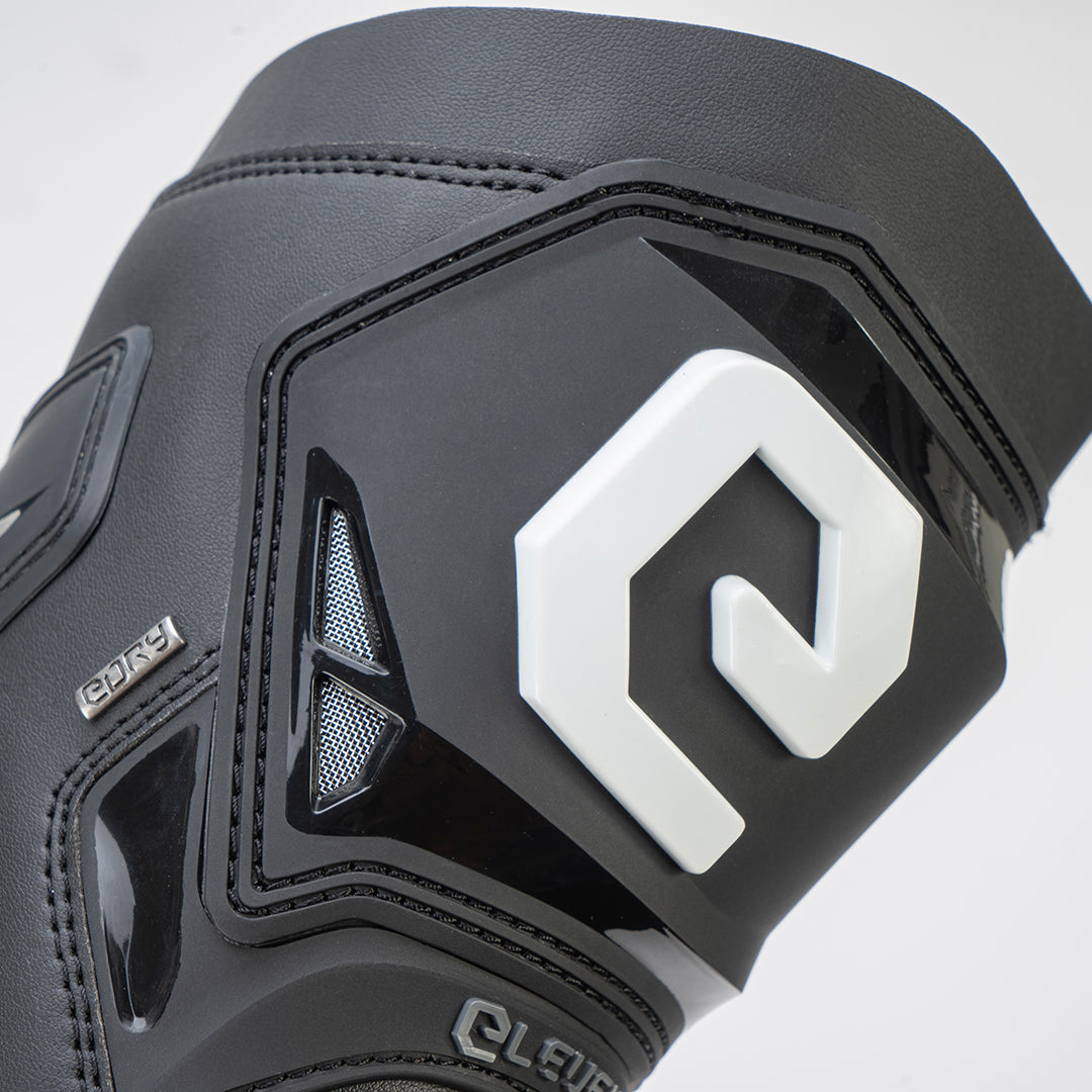 Eleveit S Miura WP Black