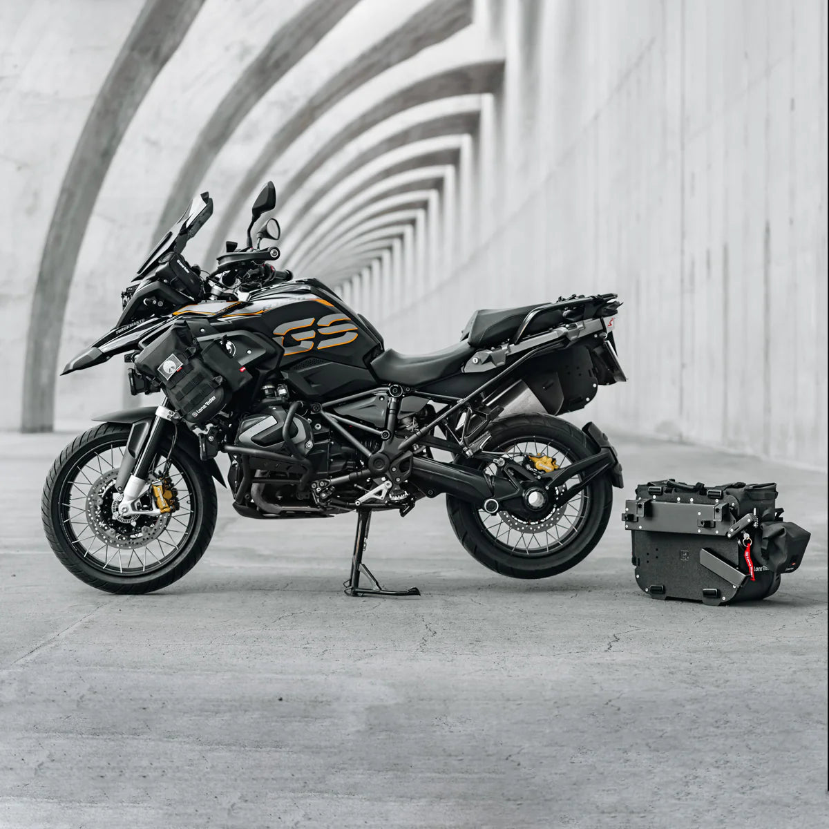 Long Rider Rackless Motorcycle Lone Rider Rackless MotoBags – Regina Specialties