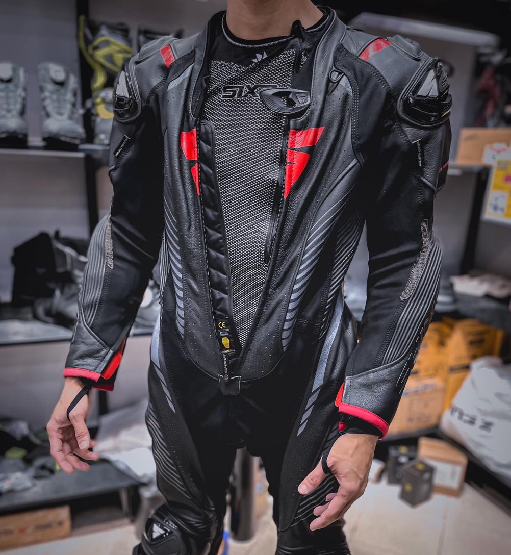 SIX2 BreezyTouch Racing 3/4 One-Piece Undersuit Black Carbon (STXL