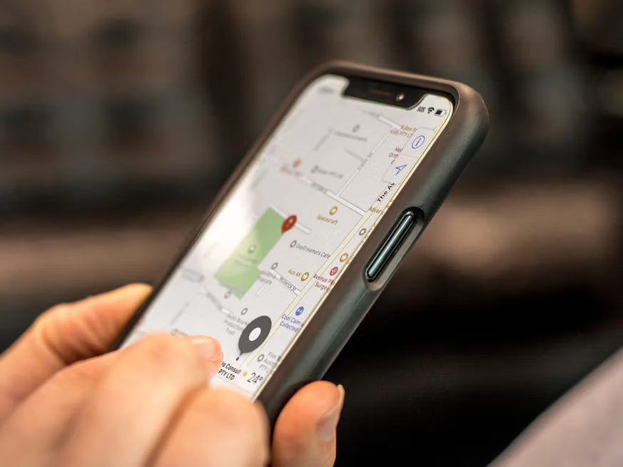 Quad Lock Glass Screen Protector - iPhone 16 Pro Max