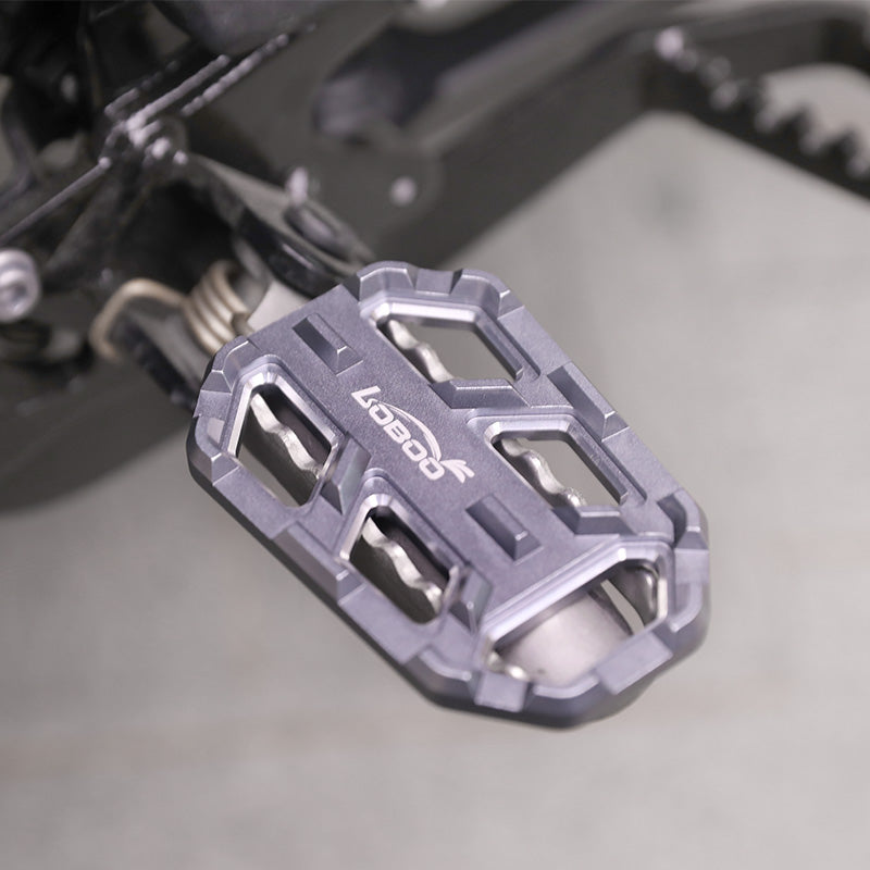 Loboo Wide Foot Pegs BMW310/750/850/1000XR/1200/1250/1300 (CJT011)