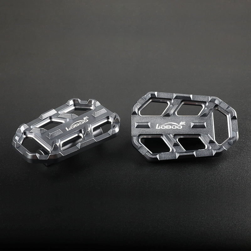 Loboo Wide Foot Pegs BMW310/750/850/1000XR/1200/1250/1300 (CJT011)