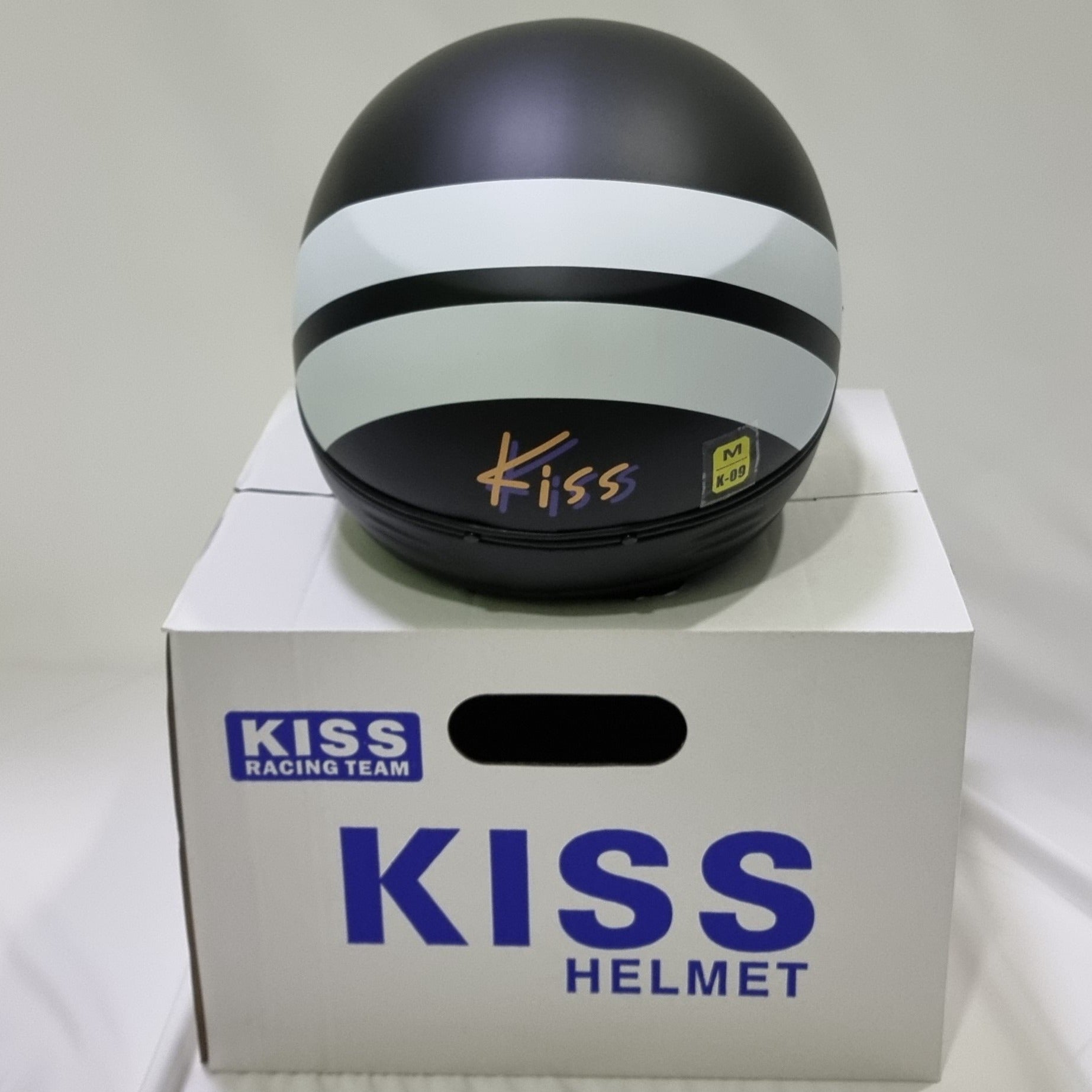 KISS #04 Matt Black/ White LIMITED EDITION Helmet